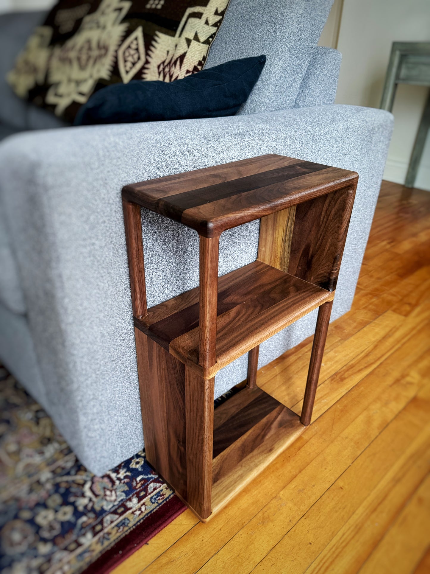 Luxe - Noyer noir - Table d'appoint du milieu du siècle
