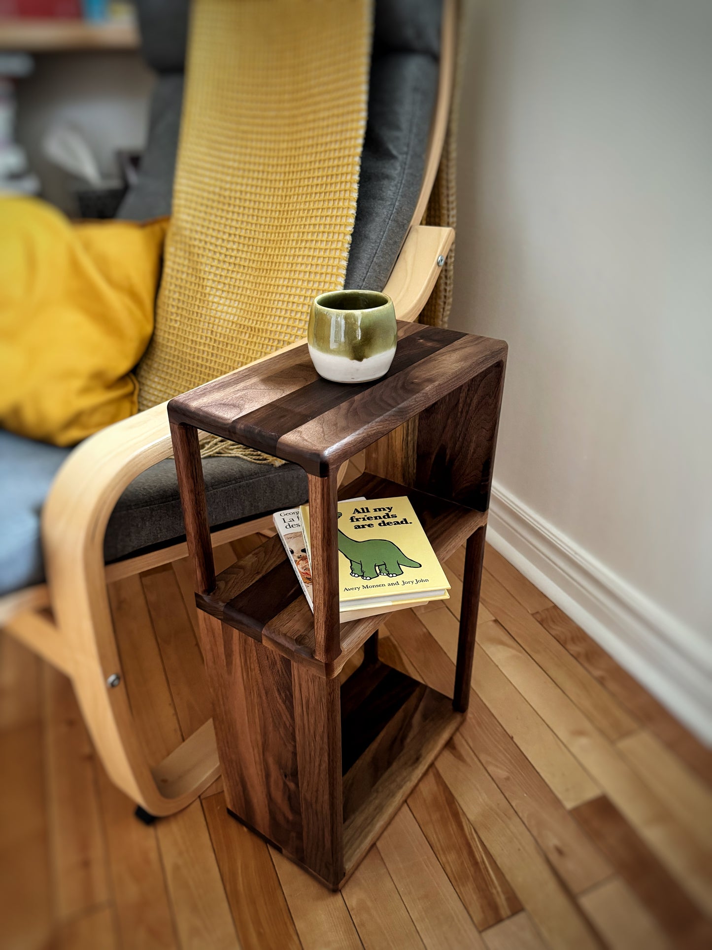 Luxe - Noyer noir - Table d'appoint du milieu du siècle